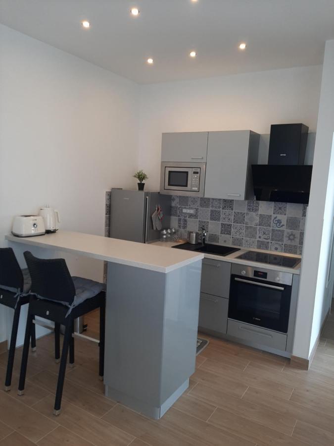 Apartment Residences Caroline