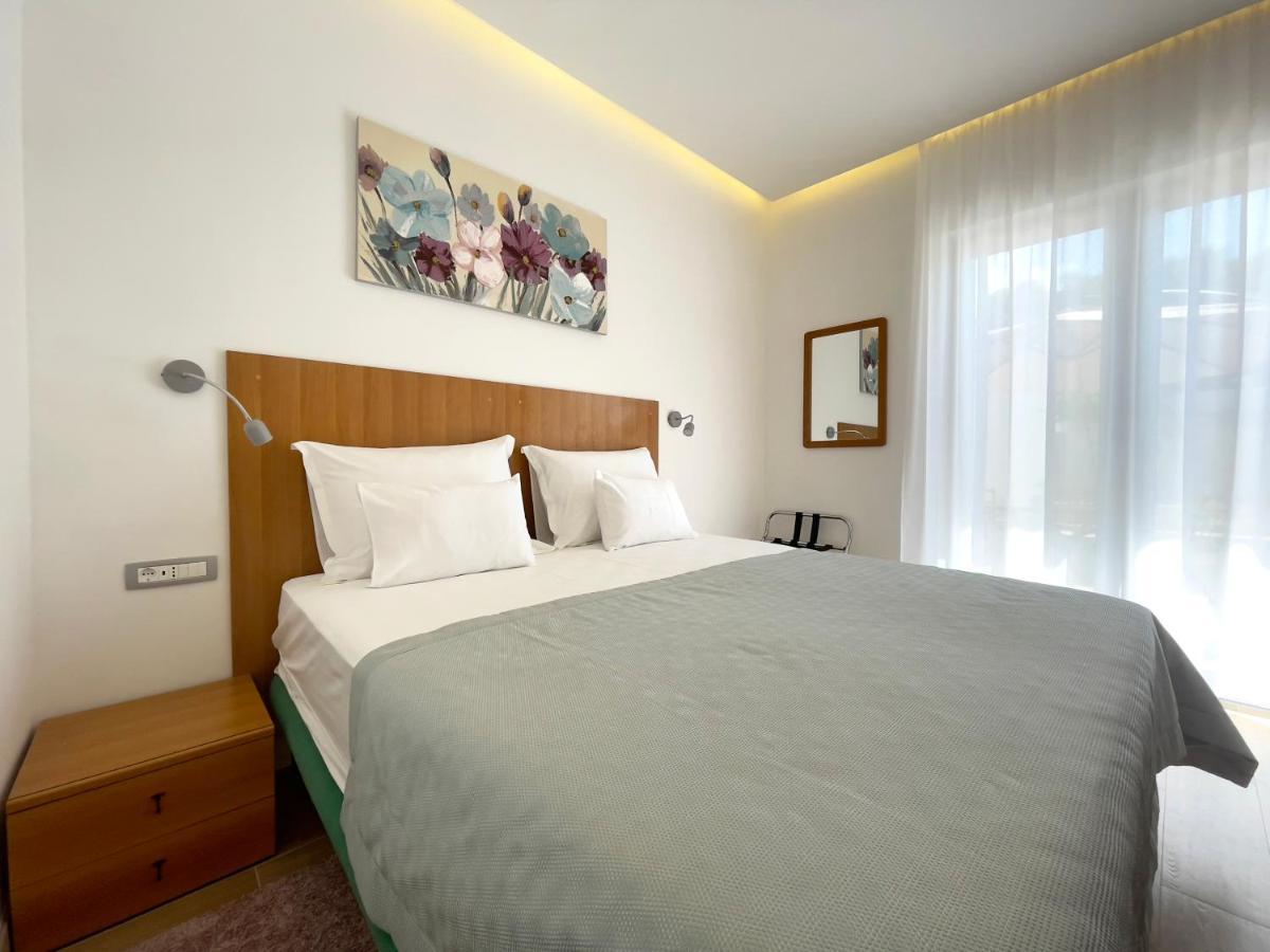 Apartment Residences Caroline *