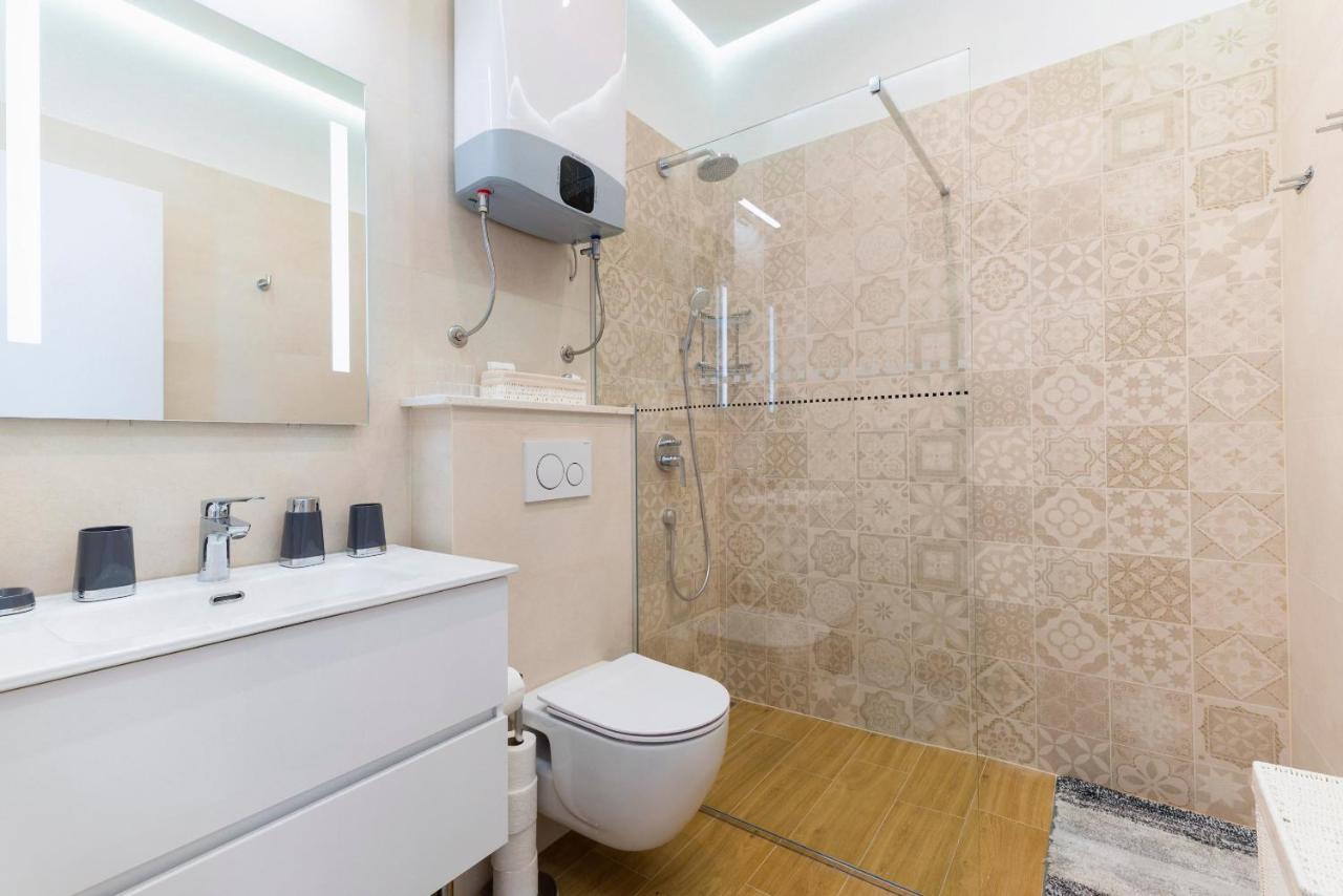 Apartment Residences Caroline *