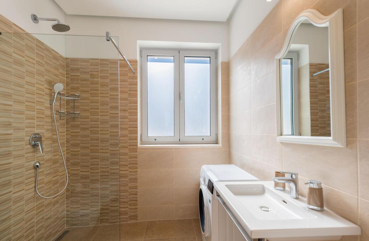 Apartment Residences Caroline *
